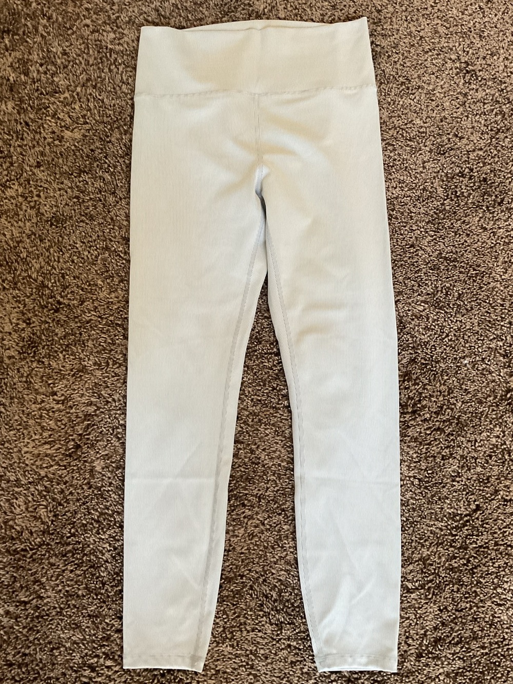 Preowned Vuori  Ribbed Grey Leggings size Medium